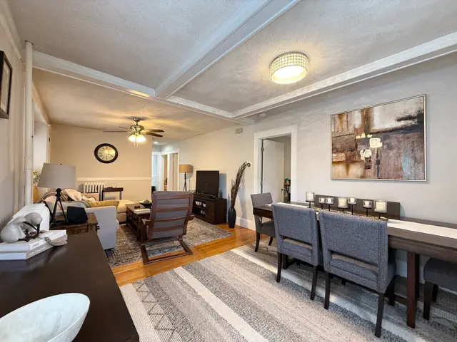 28 Templeton Pkwy #1