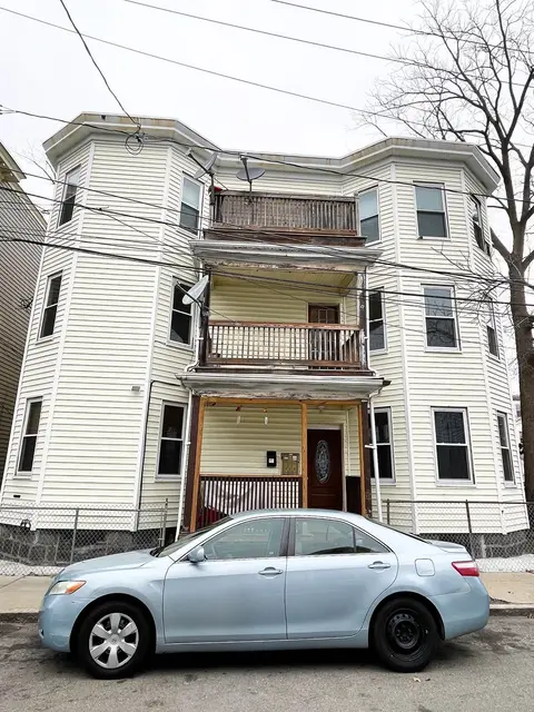 11 Colonial Avenue #2