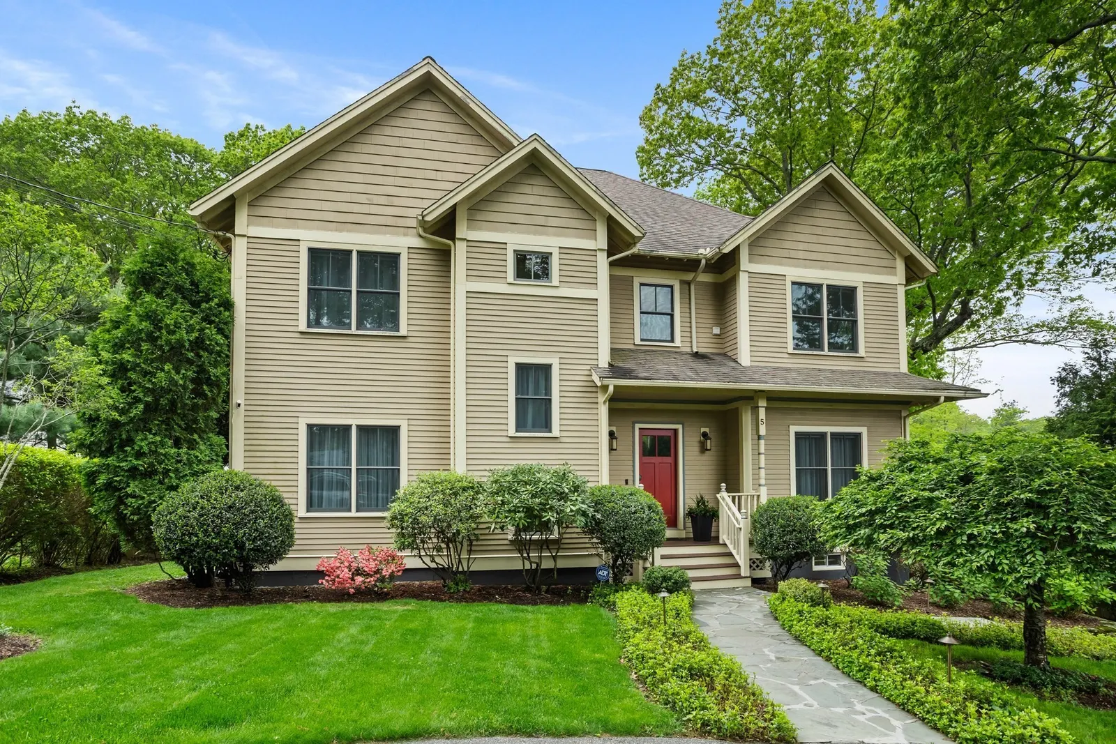 5 Walnut Street, Lexington