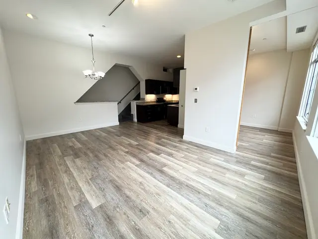 160 East Berkeley St #518