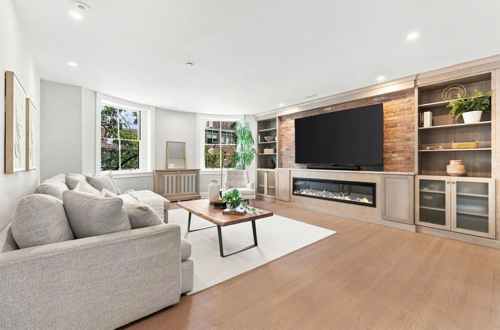 31 Bowdoin St #4, Boston