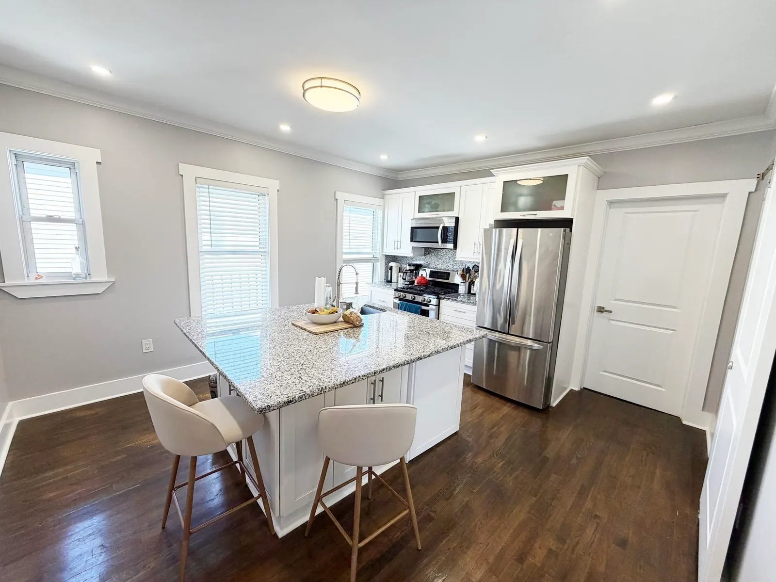 27 Plymouth St #3, Cambridge