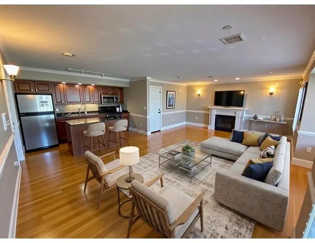 366 Dorchester Street #4