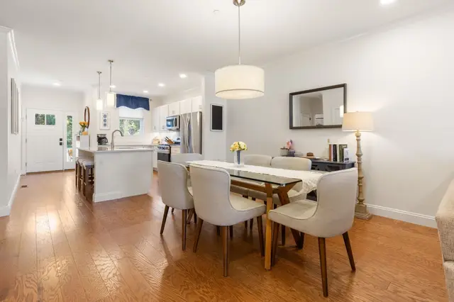 7 E Dexter Ave #38