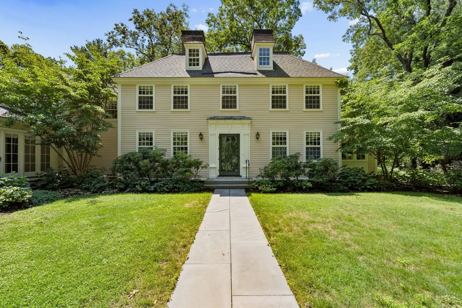 99 Pond Road #99, Wellesley
