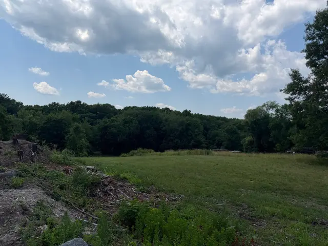 Lot 4 West St