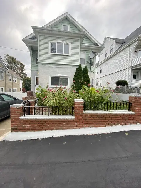 130 White St #1