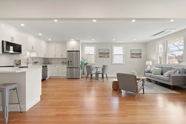 158 Waverley Street #158