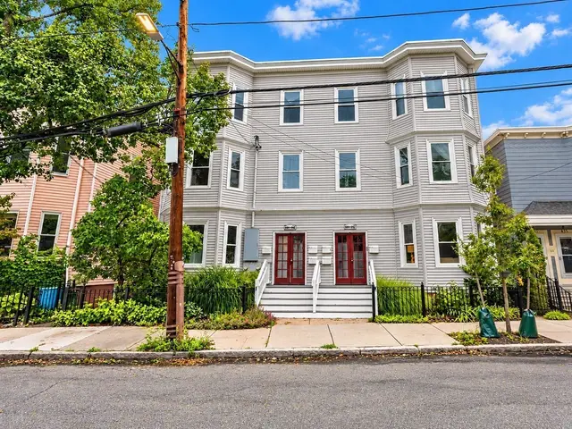 442 Windsor St #442-1