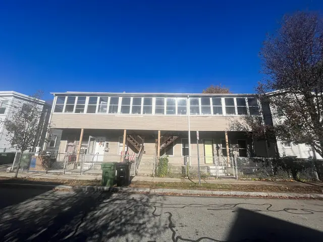 28 Berkeley St #2