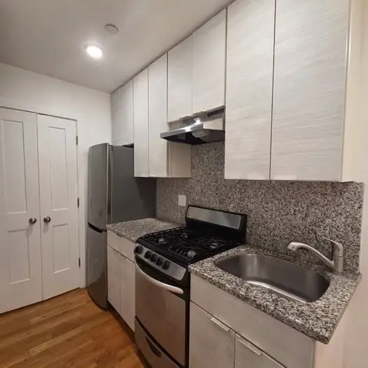 21 Fifth Street #22