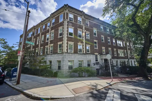 86 Buckingham St #32