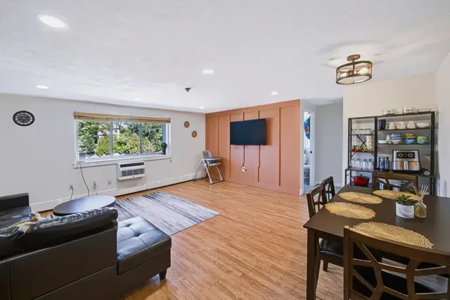 215 Winter St #3P