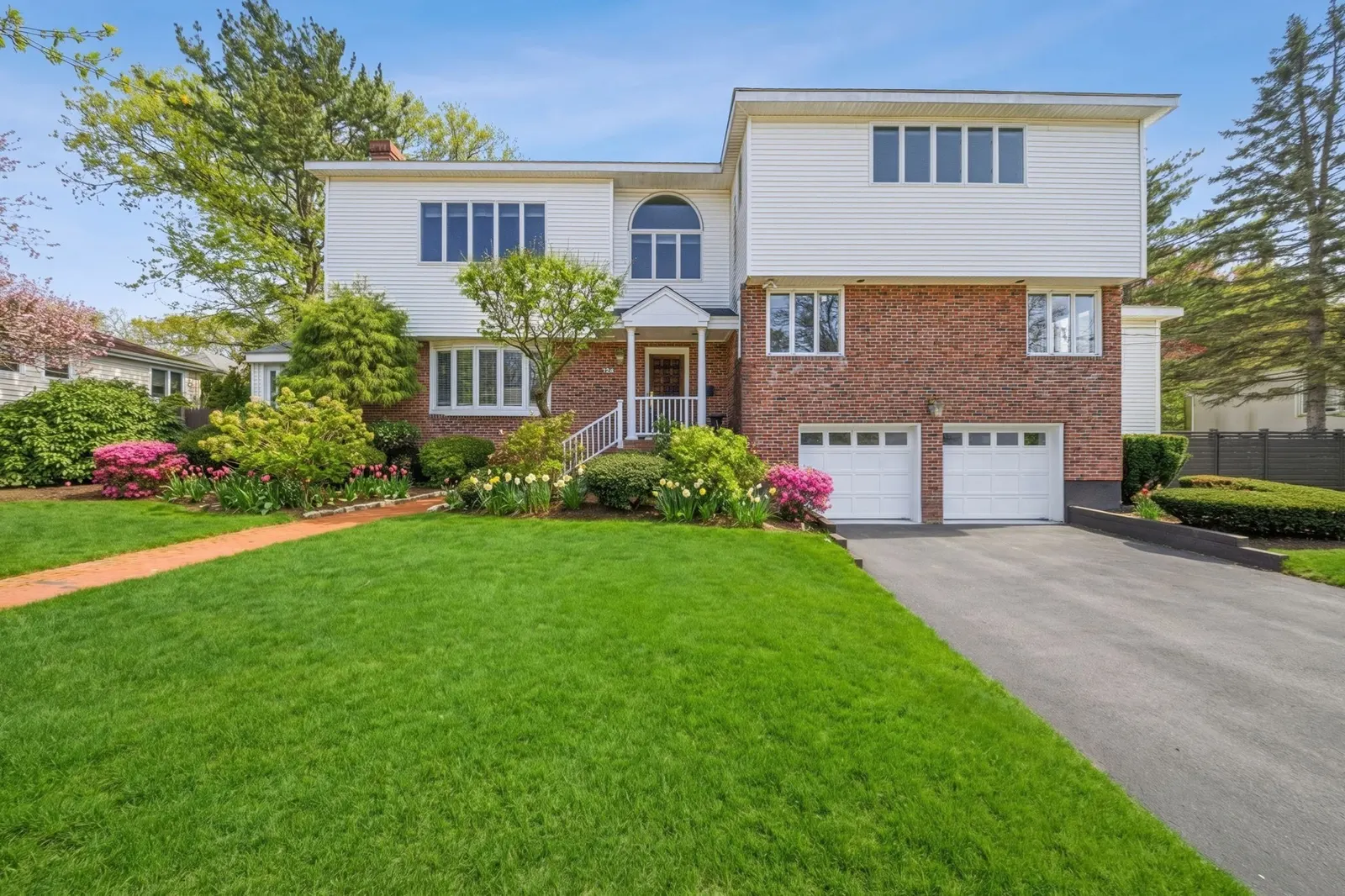 124 Deborah Rd, Newton