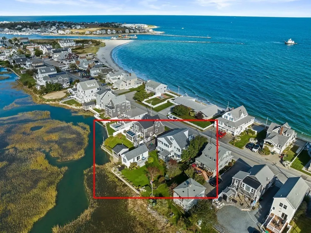 99 Bay Avenue (Weekly Summer Rent, Marshfield