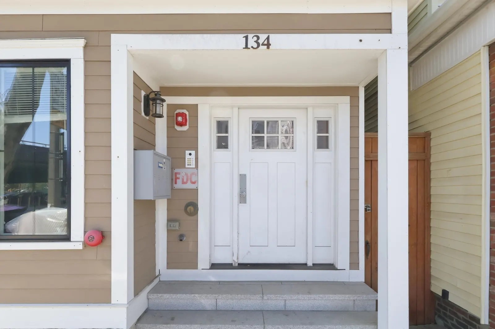 134 Chelsea St #2, Boston