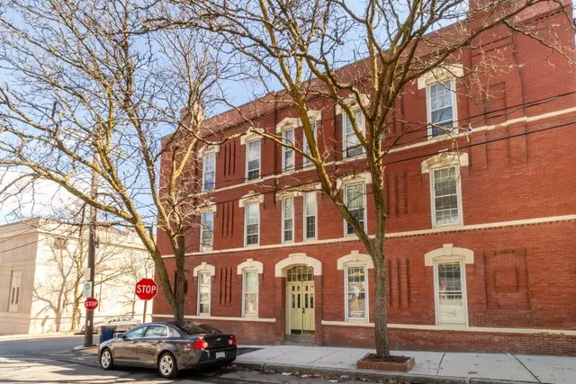 35 Chestnut St #2