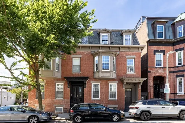 159 I St #1