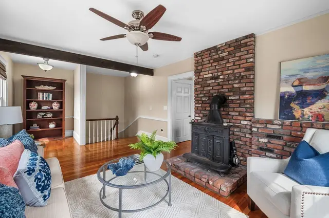 1 Maverick St #2