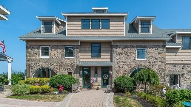 152 Water St #13