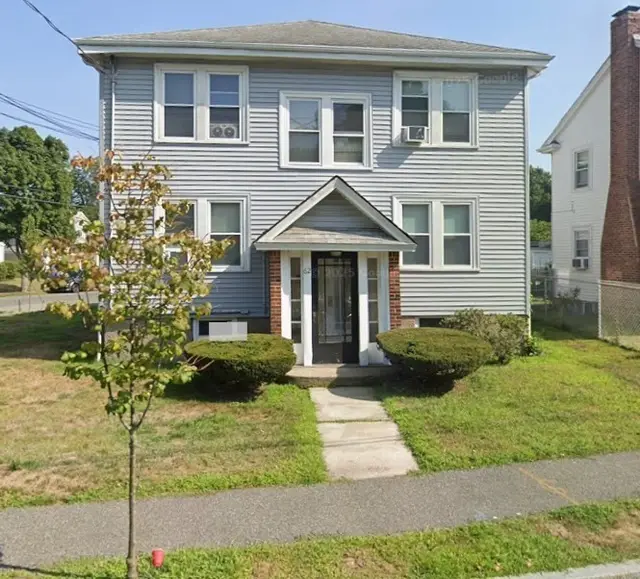 62 Willow Ave #2