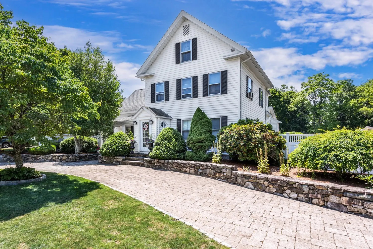 1322 Pond St, Franklin