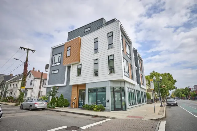 471 Somerville Ave #3