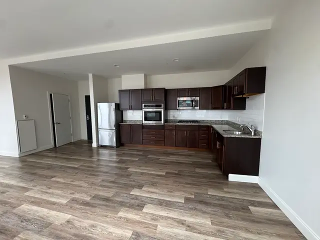 160 East Berkeley St #502
