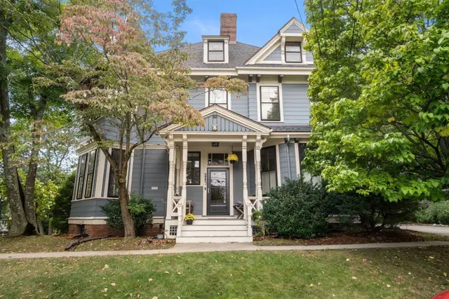 105 Pleasant St #2