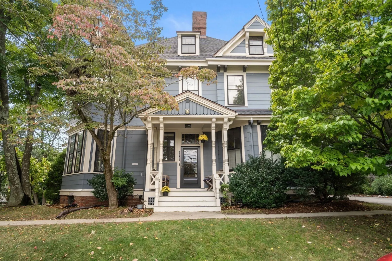 105 Pleasant St #2, Arlington
