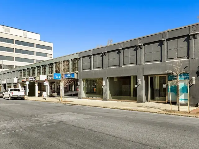 999 Massachusetts Ave #Right