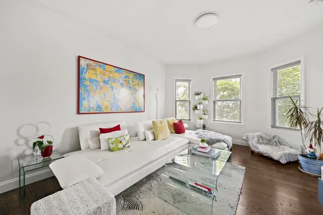 27 Whitten St #2