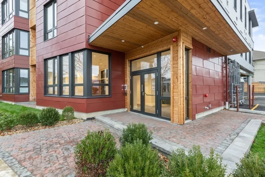 240 Salem #3A, Medford