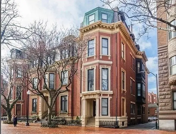 328 Dartmouth St #8