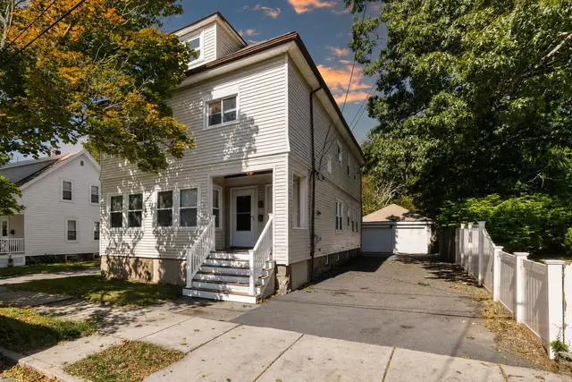 11-11A Concord St