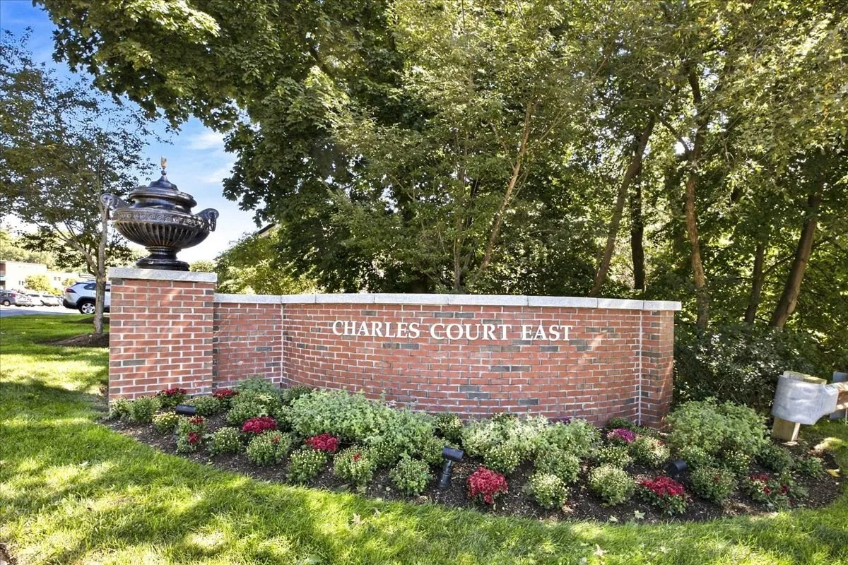 1208 Greendale Ave #211, Needham
