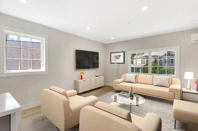 8 Crystal Street #3