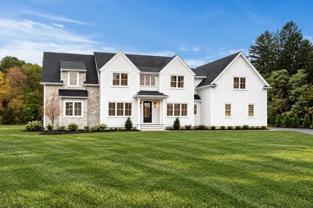 2 Cynthia Circle