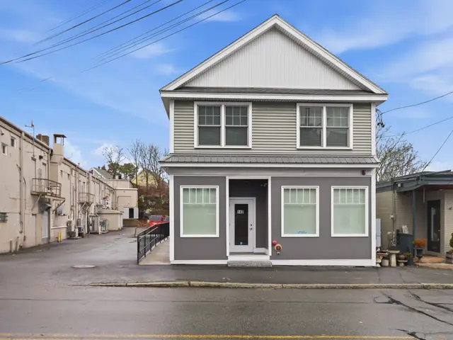 149 Pleasant St #2