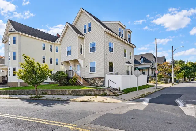 397 Ferry St #3