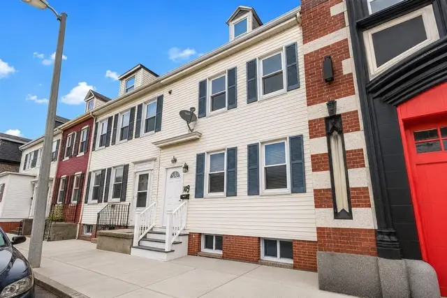 60 Marion St #60