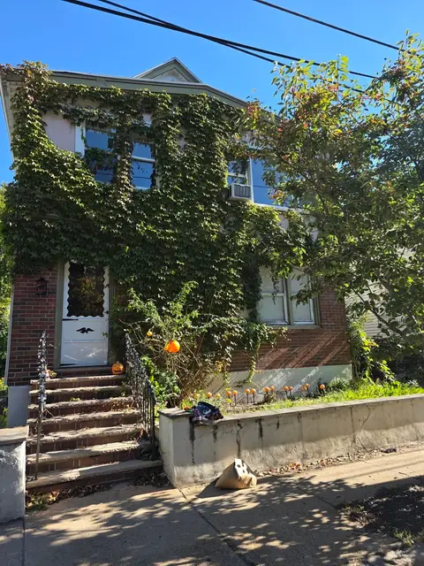 93 Bailey Rd #2
