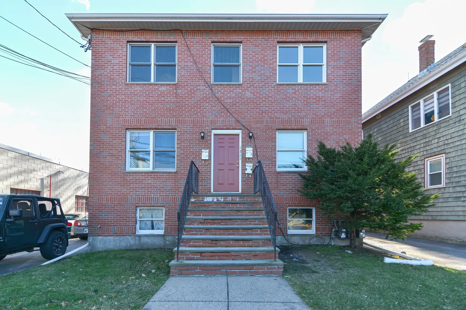 12 Rena, Boston