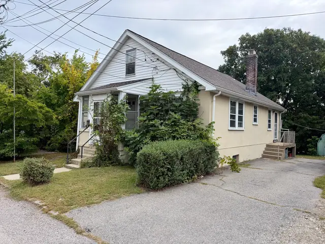 25 Lyons Ct