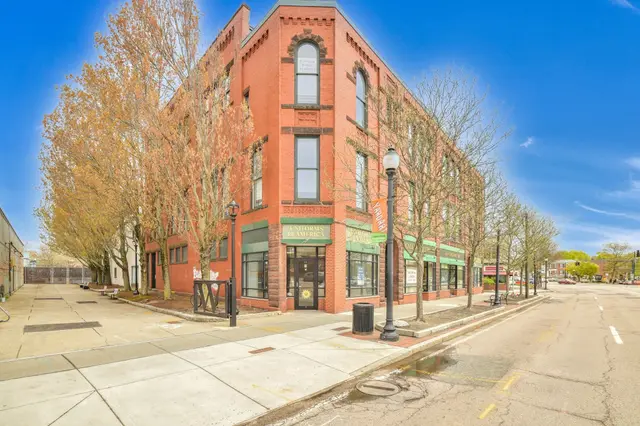 25 Main Street #202