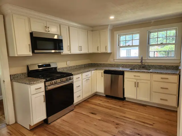 82 Sea St. #82