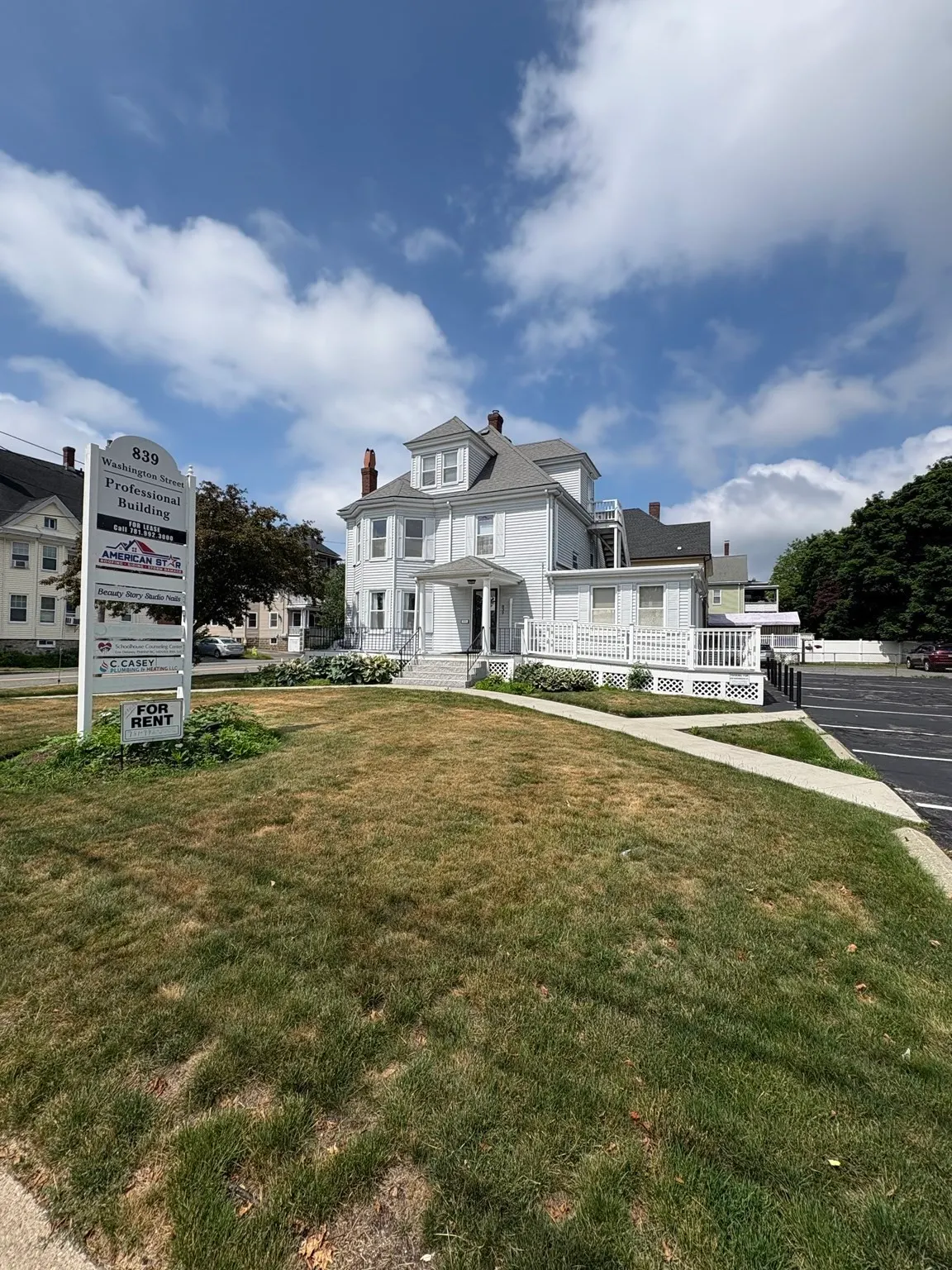 839 Washington St #2B, Norwood