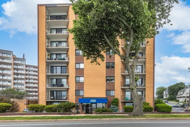295 Lynn Shore Drive #402