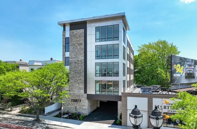319 Broadway #302