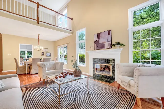 15 Hawthorne Lane #15